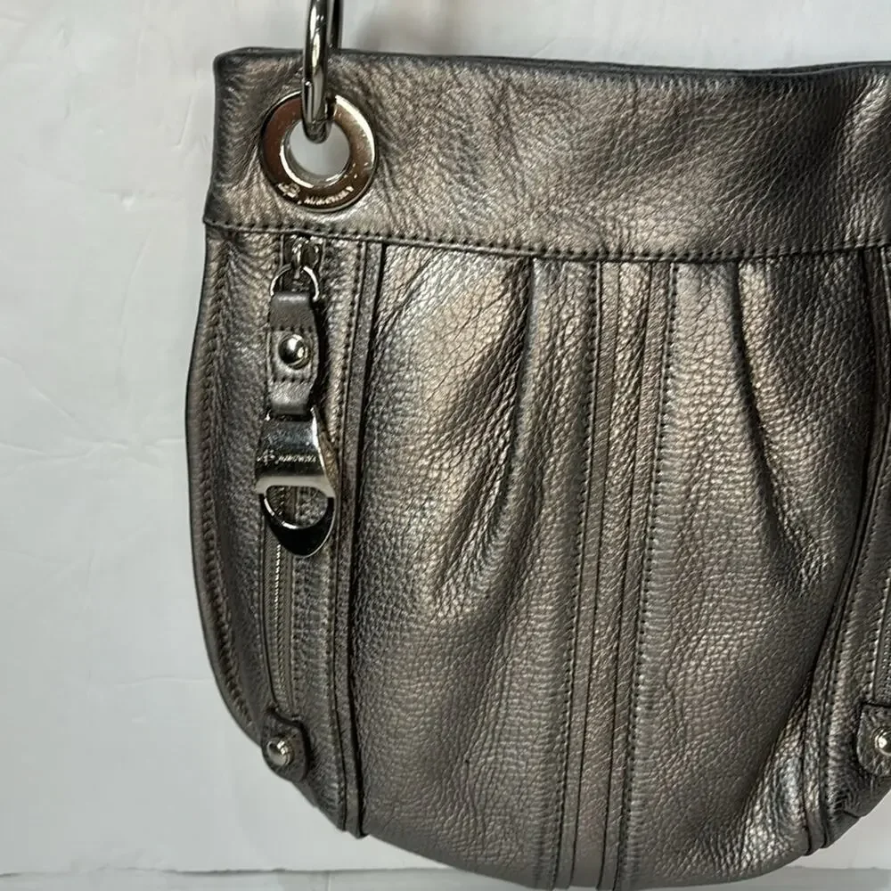 B MAKOWSKY, Metallic Silver soft pebble leather crossbody bag. BEAUTIFUL BAG